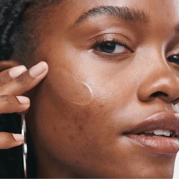 Clinique Even Better Clinical Radical Dark Spot Corrector + Interrupter 10 ml - Picture 4 of 7